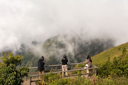 Aussichtspunkt über den Wolken im  Doi Inthanon Nationalpark
