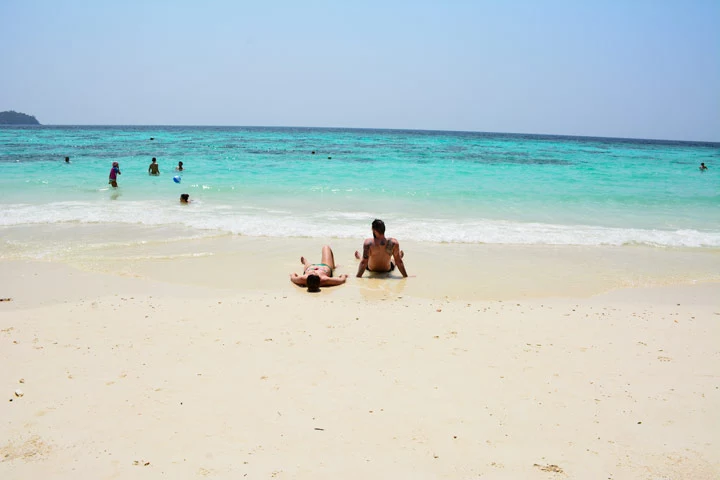 Urlaub am Strand auf der Insel Koh Lipe.