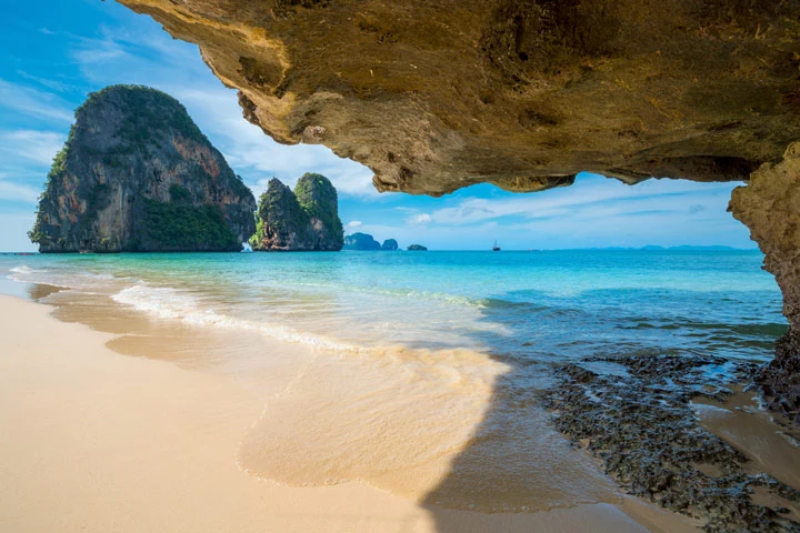 Phra Nang Beach auf der Insel Railay in Thailand.