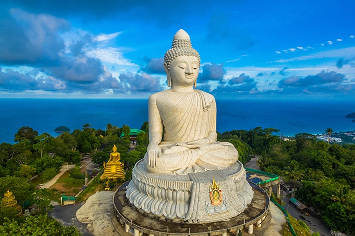 Auf Ihrer Phuket Rundreise besichtigen Sie den imposanten Big Buddha.