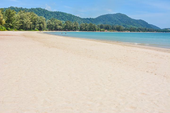 Am Klong Dao Beach auf Koh Lanta befinden sich exzellente Hotels, um Ihre Thailand Rundreise bei einem Badeurlaub entspannt ausklingen zu lassen.